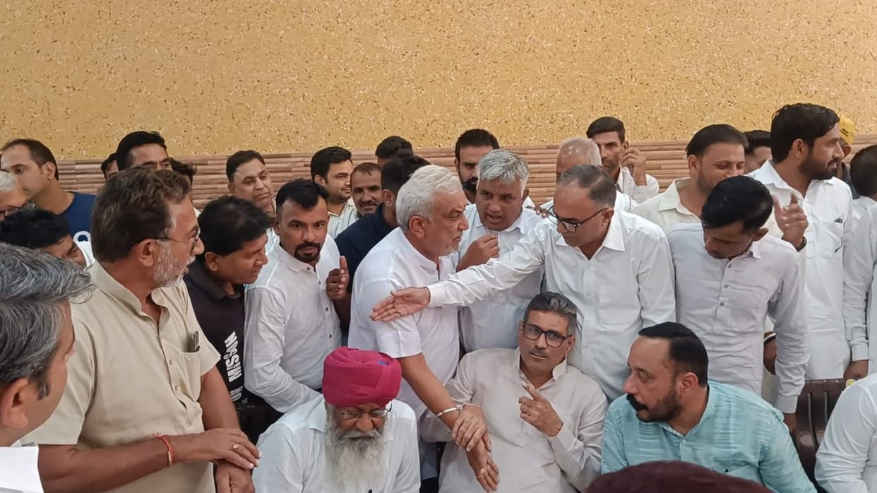 Selja group workers again expressed protest