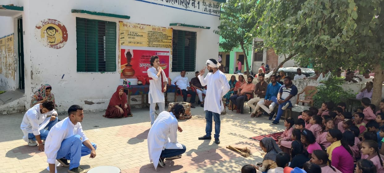 Characteristics of country's soil explained through street drama