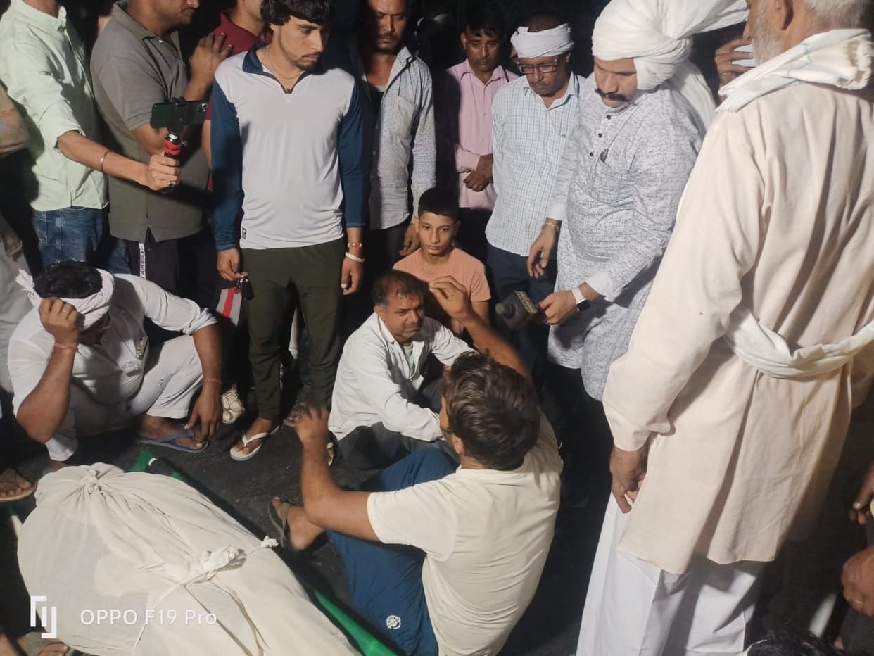 Villager commits suicide by consuming poison during money transaction, family members block him