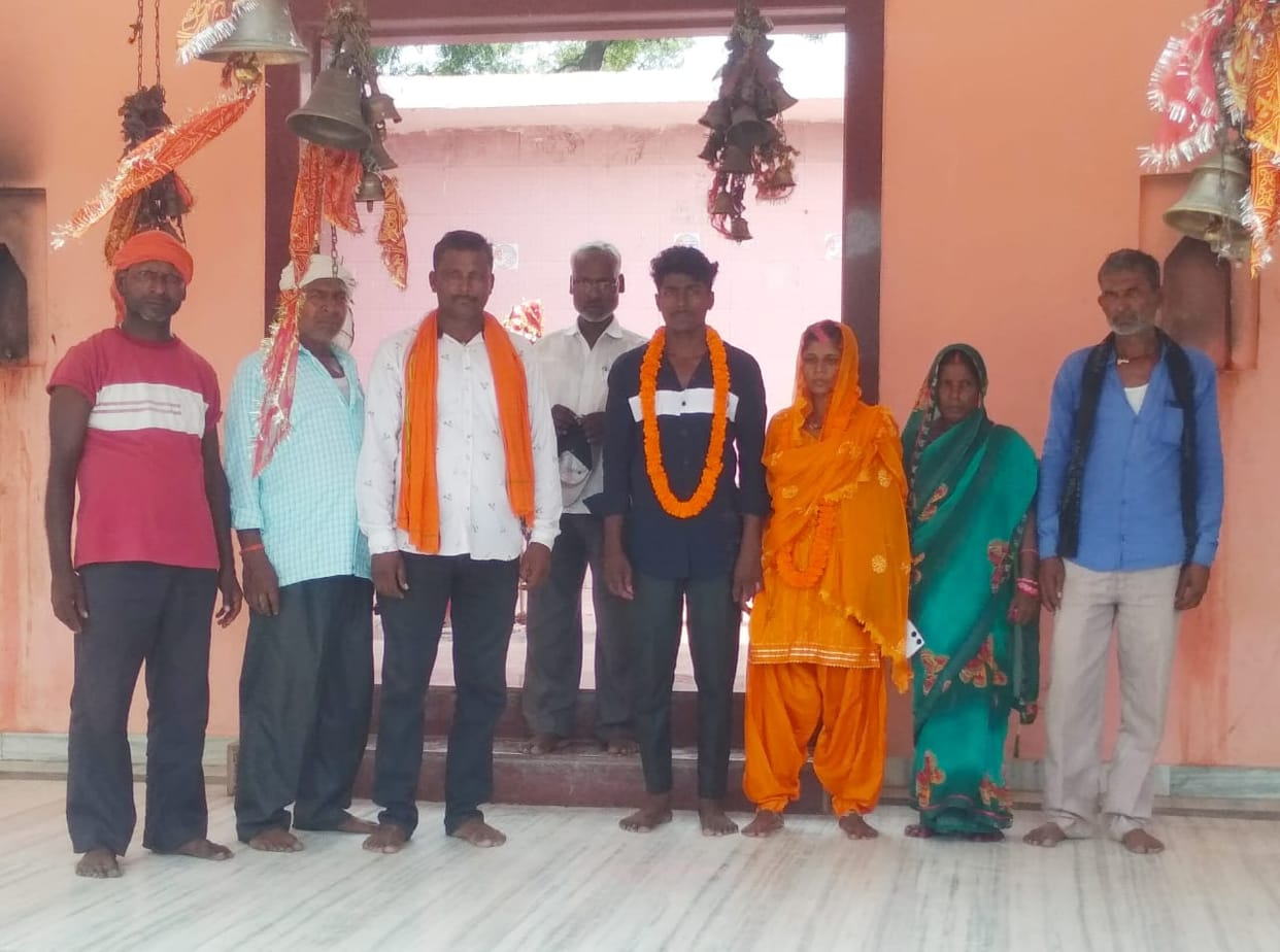 Villagers got boyfriend and girlfriend married in the temple