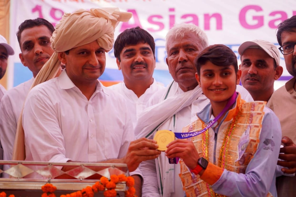 Player Pooja who returned after winning in Asian Games honored