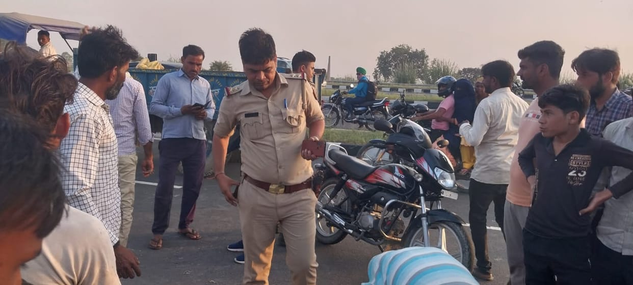 Old man dies due to collision with unknown vehicle