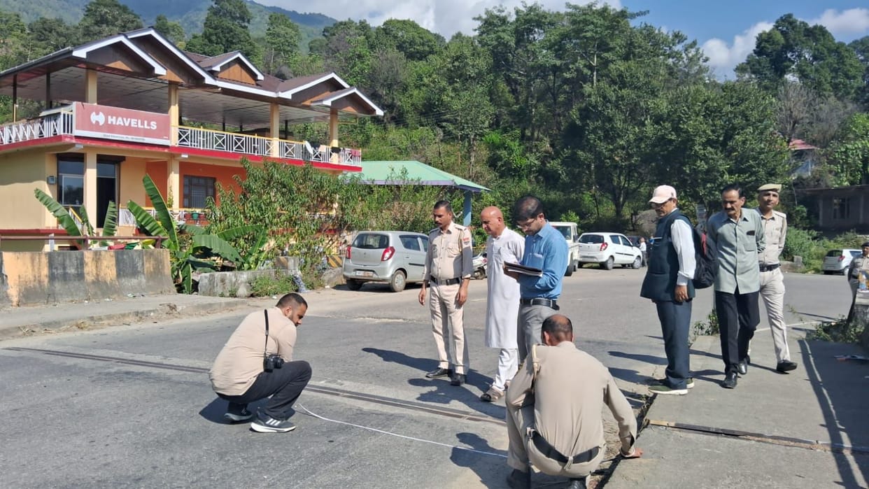 Collision between police and private vehicle on the highway near Chauntara, two people injured