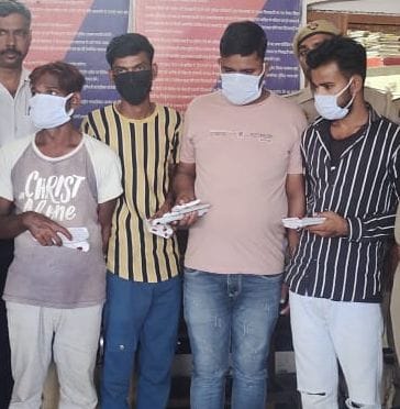 Four arrested for committing theft in trains