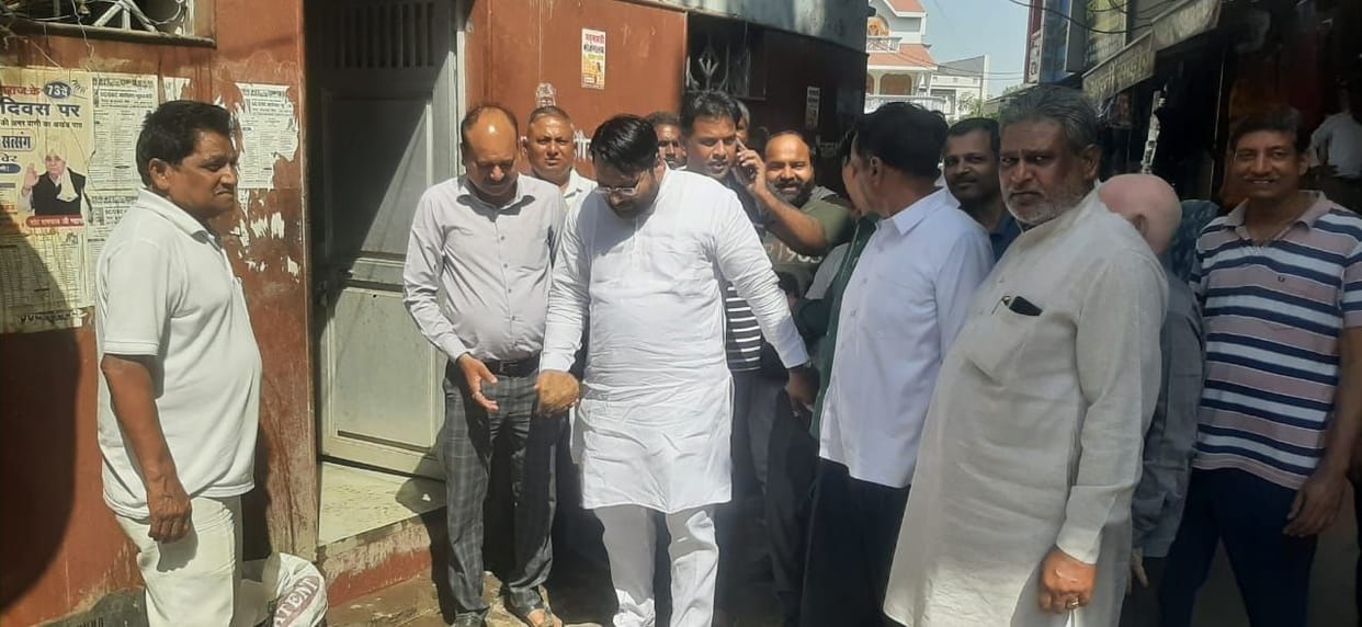 120 toilet units of the city will be kept clean for four lakh rupees