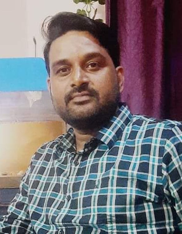 Bike riding teacher dies due to collision with truck