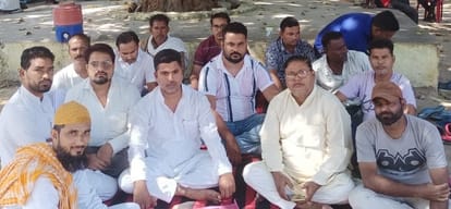 SP sitting on strike demanding action