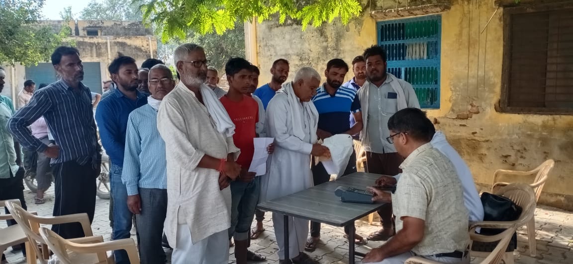 Less fertilizer sent to committees, a fight broke out