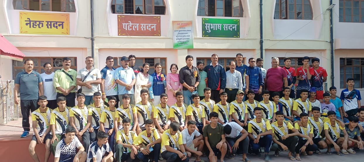 Gold medal winning international player welcomed in Hamirpur
