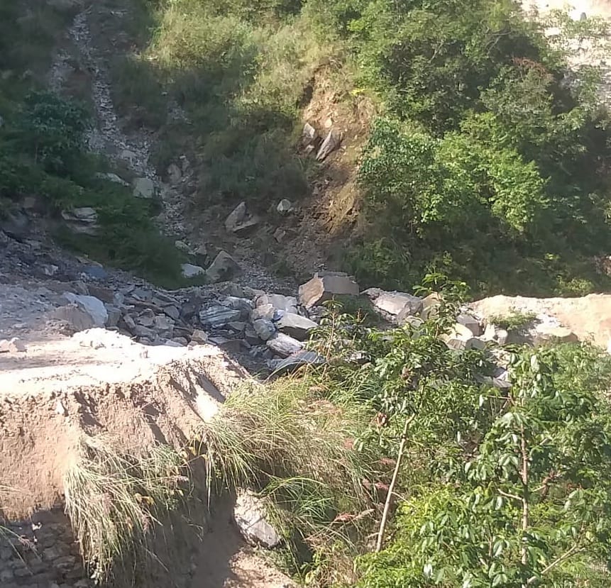 Thal-Munsiyari road could not be improved