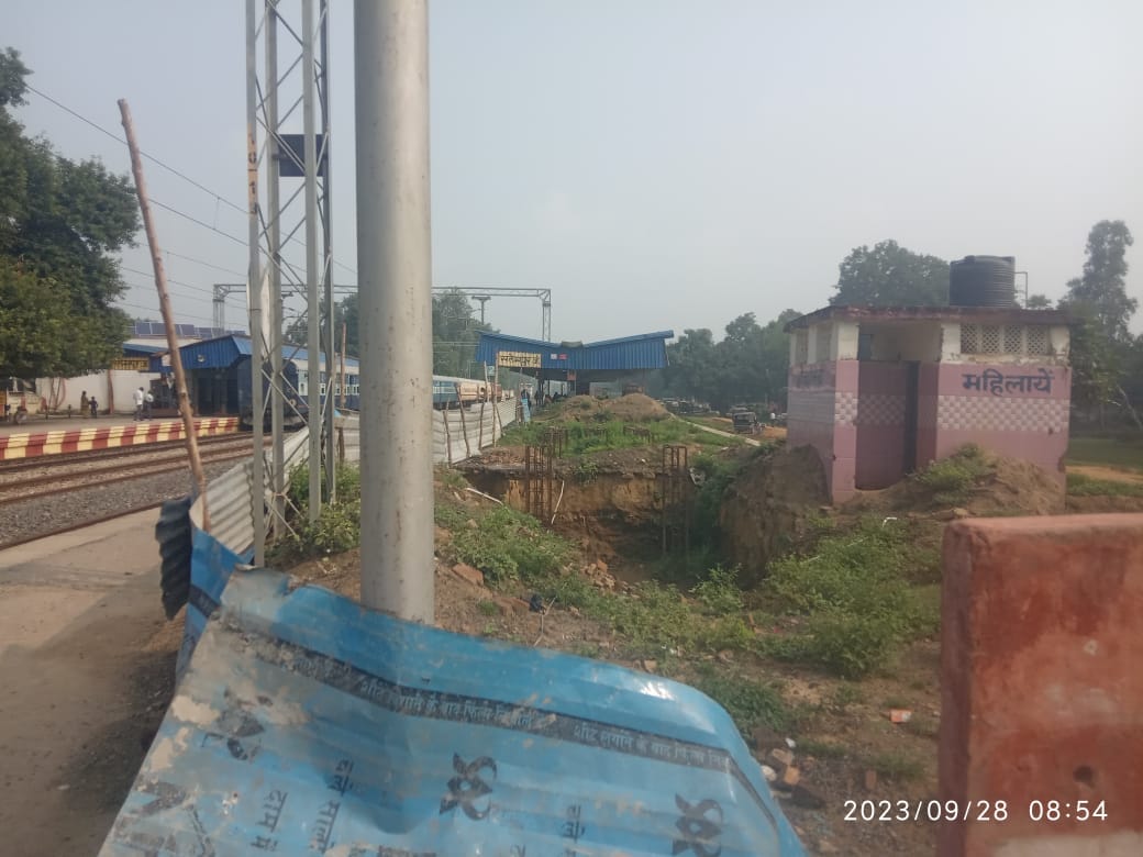 A pit was dug for the foot bridge a year ago, railway passengers are facing problems