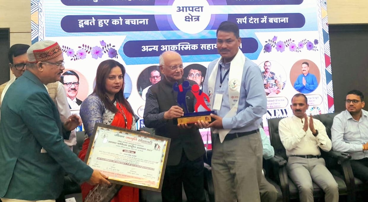 Bhainskot's Jagat Dasauni gets Disaster Angel National Award