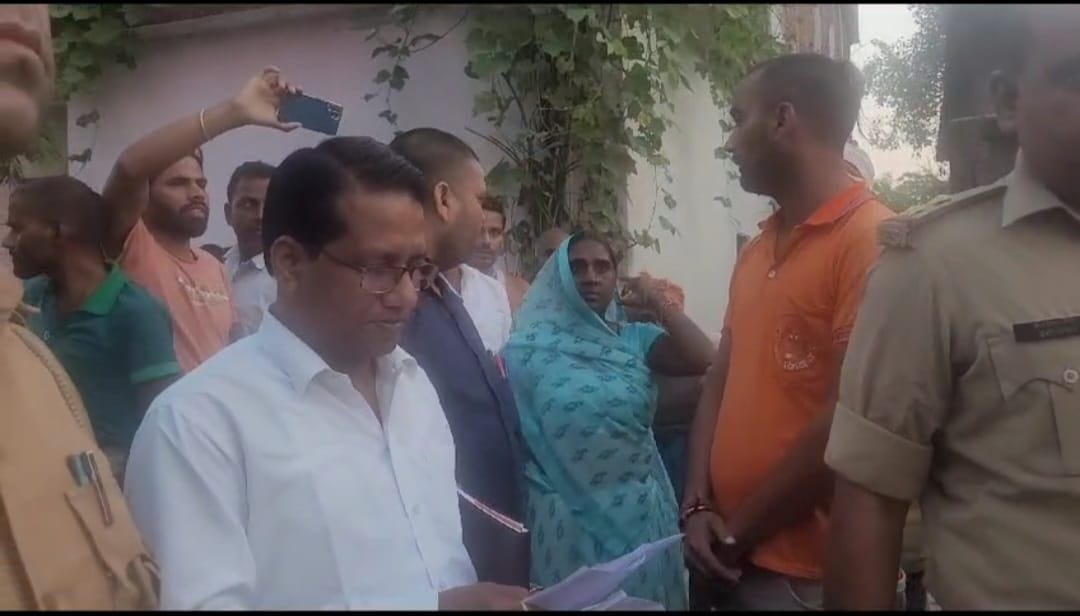 women protested against encroachment erase
