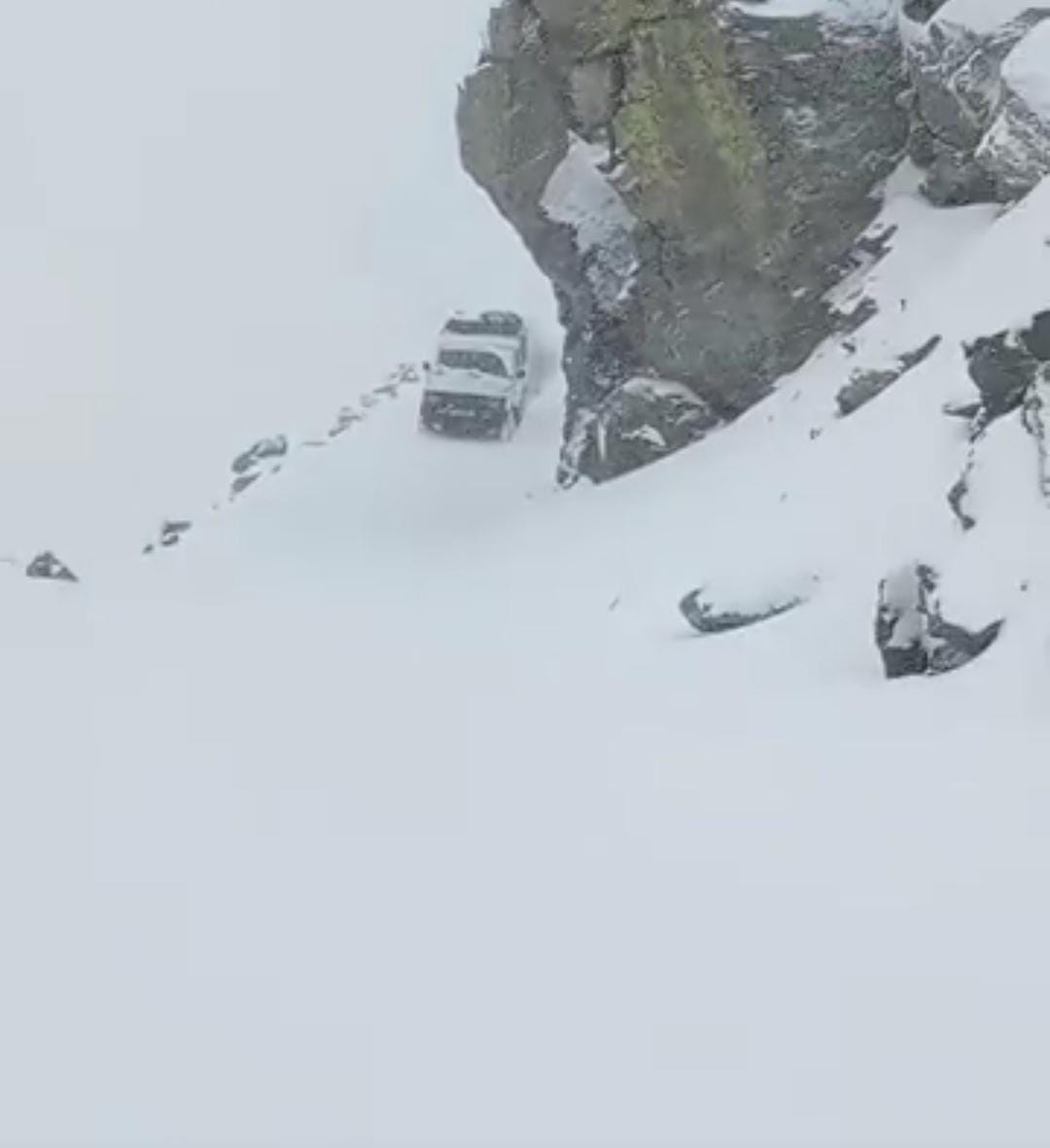 District in grip of cold due to snowfall near Pangi-Sach