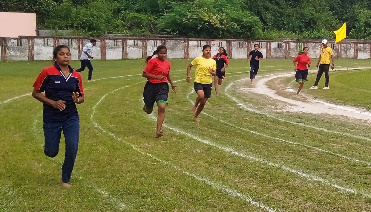 Dominance of Gonda's girls, Bahraich's flag in jumping