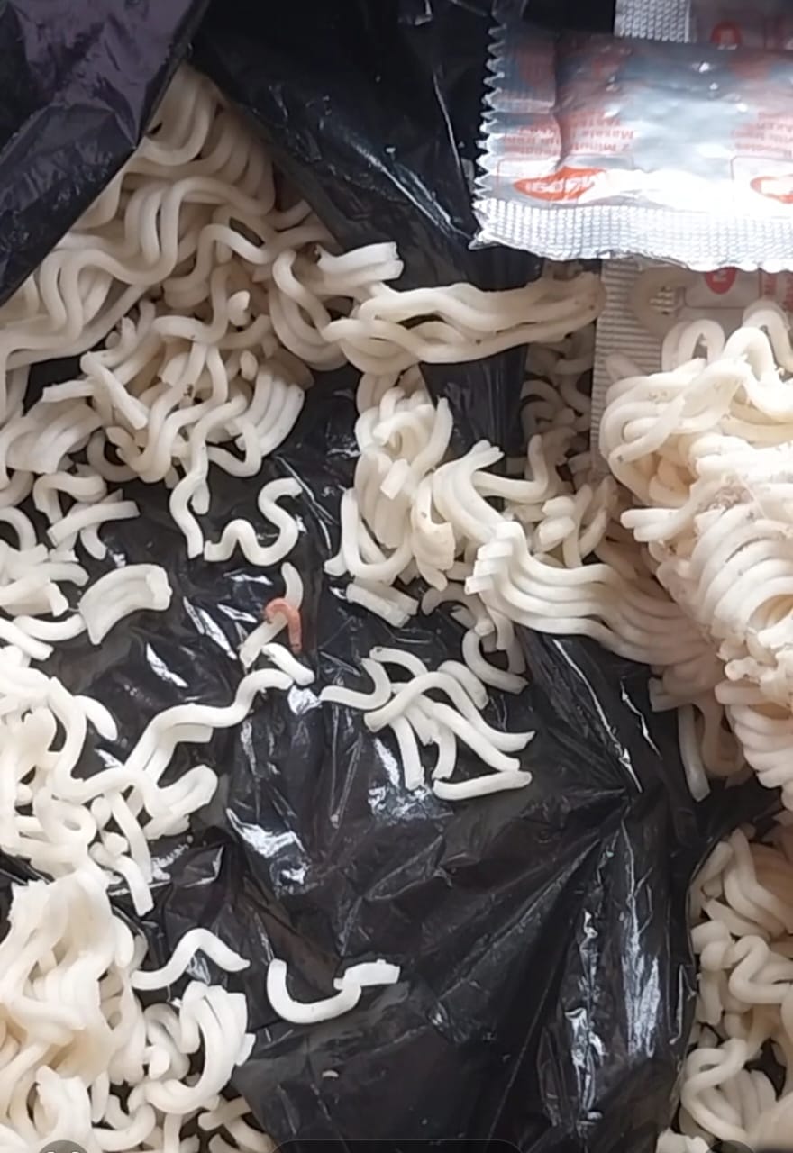 Live crawling insects found in Maggi noodles packet
