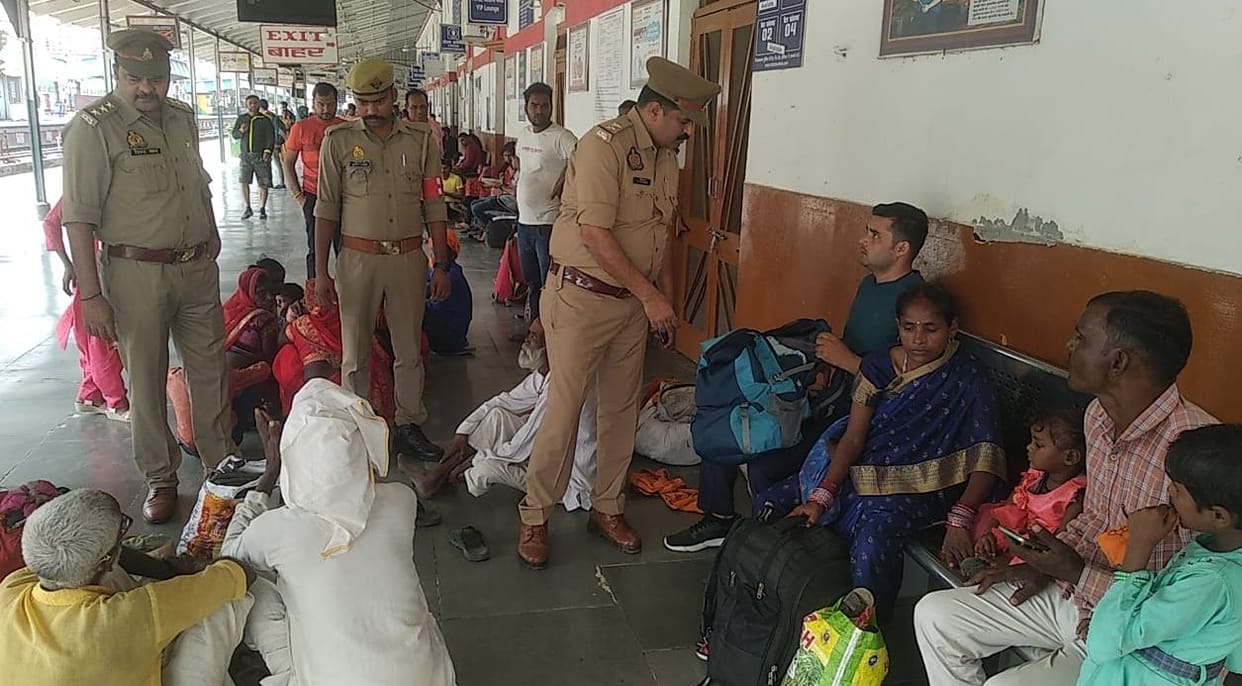 GRP searched for suspects, gave instructions to passengers