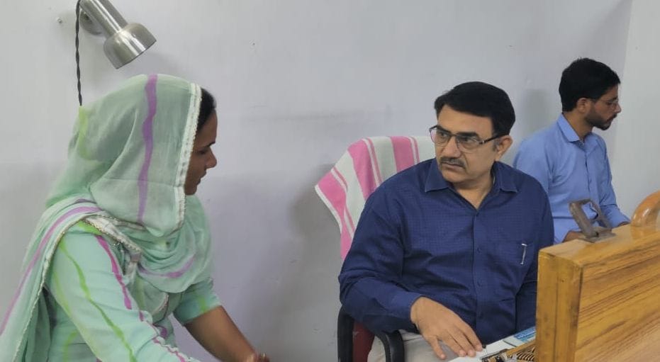 Samples of 171 possible typhoid patients tested in a week, 70 reported positive