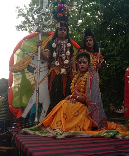 Shiv procession with musical instruments in Puranpur