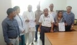 मेडिकल कालेज के छात्रोंं की पढ़ाई के लिए एक परिवार के तीन सदस्यों ने अपना शरीर को दान किया।