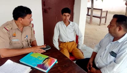 The student reached Muzaria police station and said - the miscreants in the car had kidnapped him