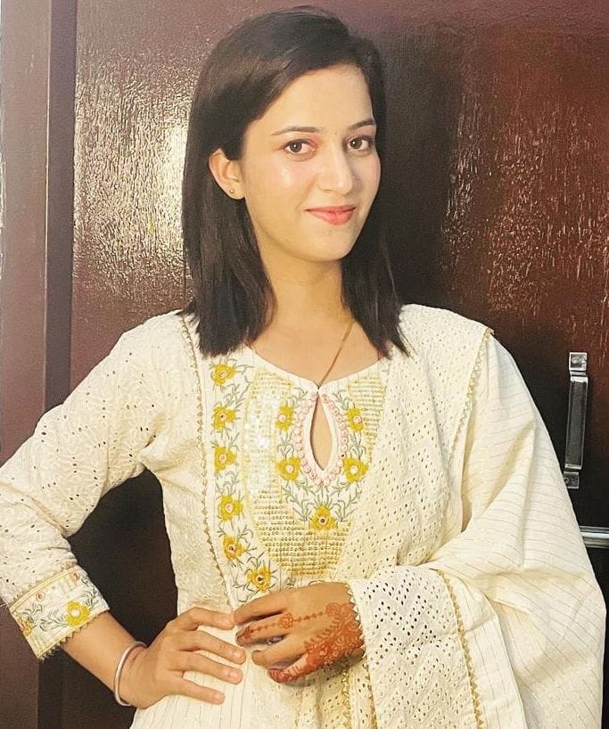 Malvika from Balu Mohalla becomes nursing officer in AIIMS Bathinda