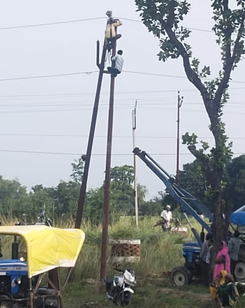 Electricity cut off in 1700 villages throughout the day due to storm