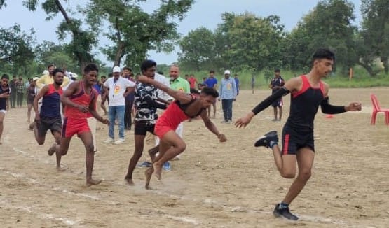 Ashutosh and Dayanath stood first in athletics competition