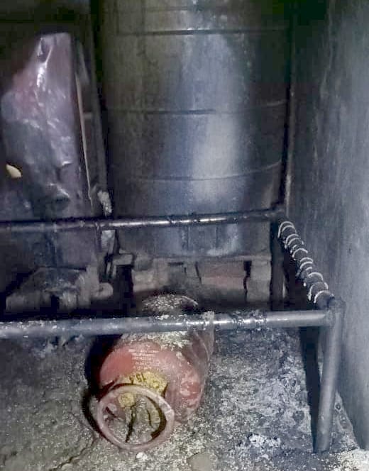 House caught fire due to gas leakage, three including father and daughter burnt to death