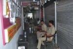 घंटाघर स्थित हरबंस गली में हनी ज्वेलरी की दुकान पर आयकर का छापा दूसरे दिन भी जारी रहा,सुरक्षा म