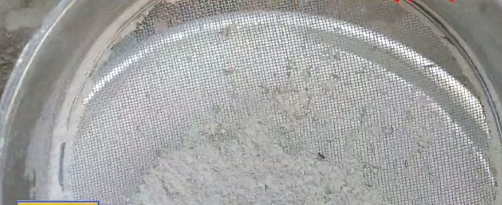 Insects were seen crawling in the flour supplied in Mid Day Mill three days ago.