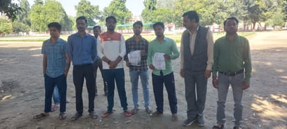 Scammers pickpocket grocer and take out Rs 50,000