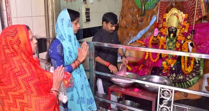 Mata Kushmanda was worshiped with devotion, devotees gathered in temples