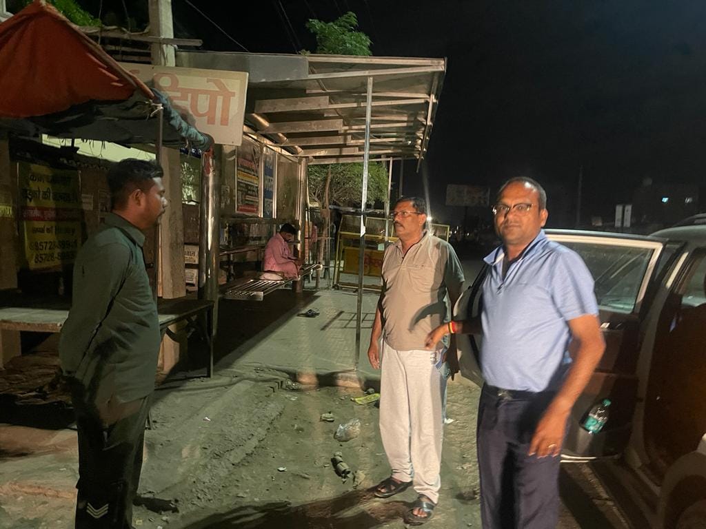 EO visited the city at 12 o'clock in the night, found street lights switched off, gave instructions to make a report