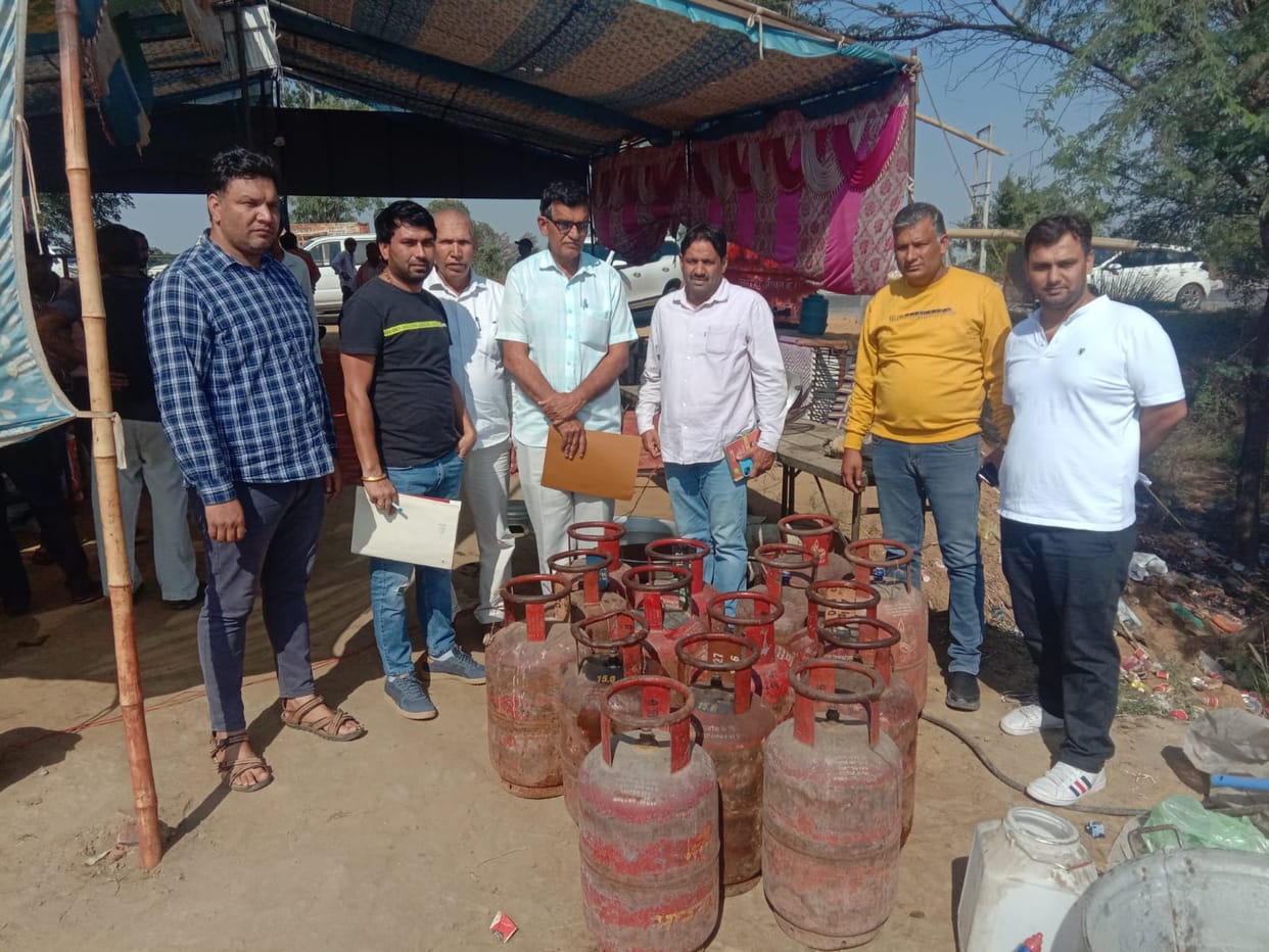 CM Flying raid, 16 domestic cylinders being used in sweet shop seized
