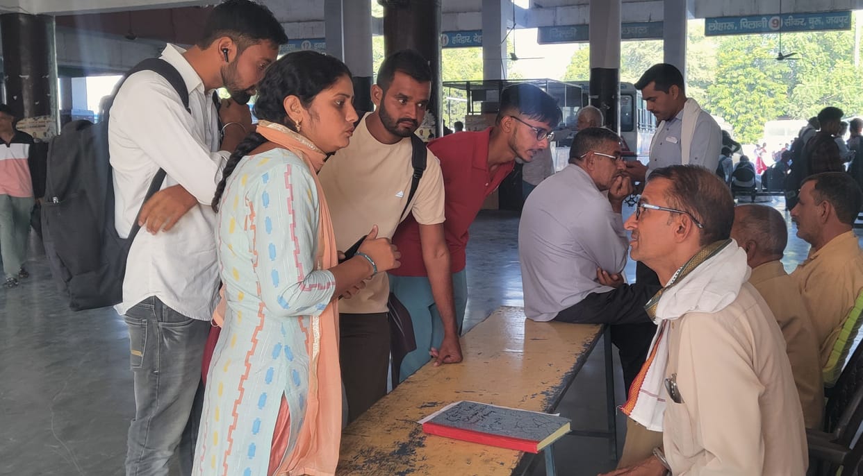 Temporary bus stand built at Tosham Mini Bypass and Paluwas turn for CET