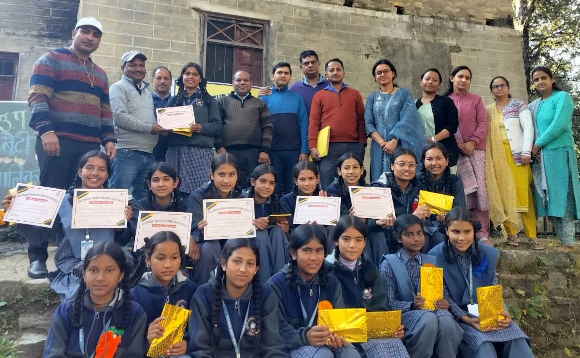 Karuna tops in debate, Palak and Priya top in essay.