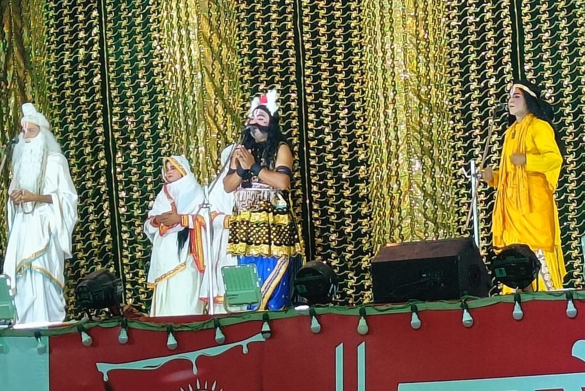 Maharaja Dasaratha, unhappy with Rama's departure to the forest, gave up his life