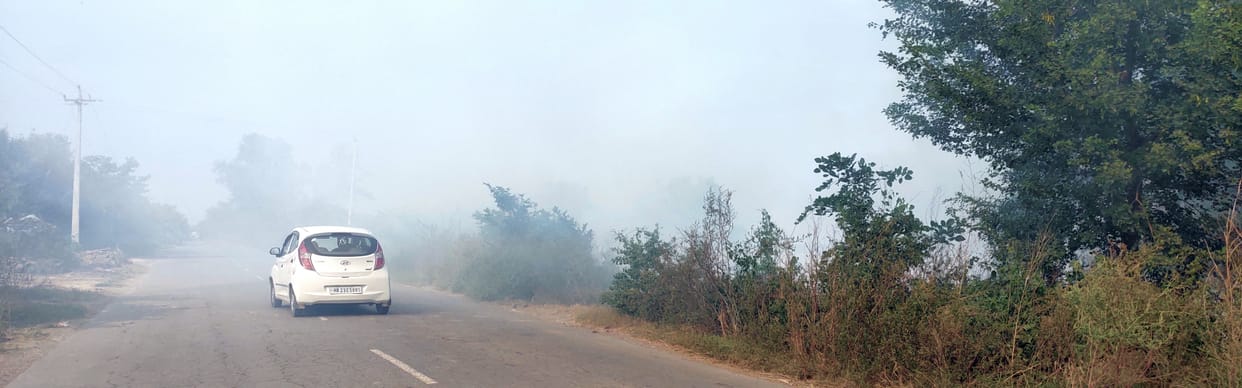 Stubble burnt at 15 places in Fatehabad, till now 65 farmers fined