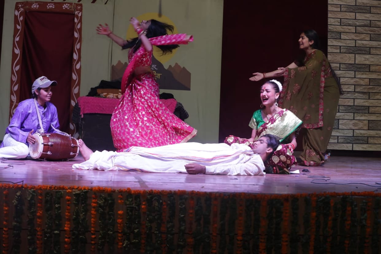 nahan college students present gungru play in rohru utsav