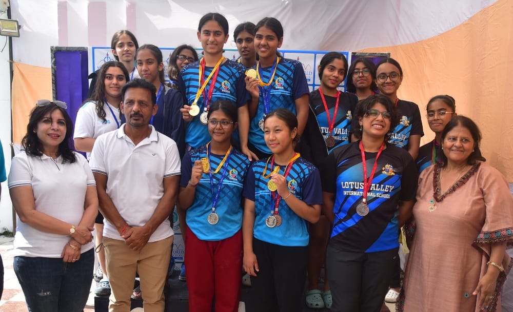 Uday and Ishita Champion in four hundred meter swimming