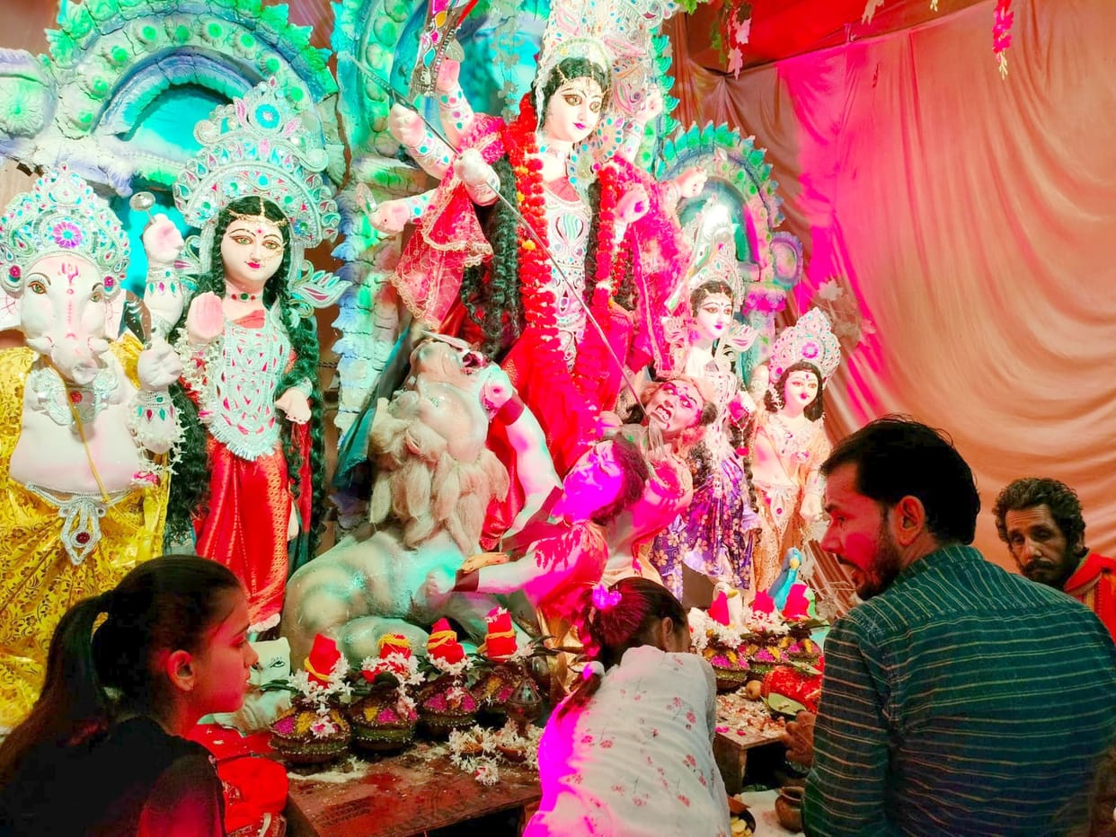 Worshiped Maa Kalratri and sought blessings of happiness and prosperity.