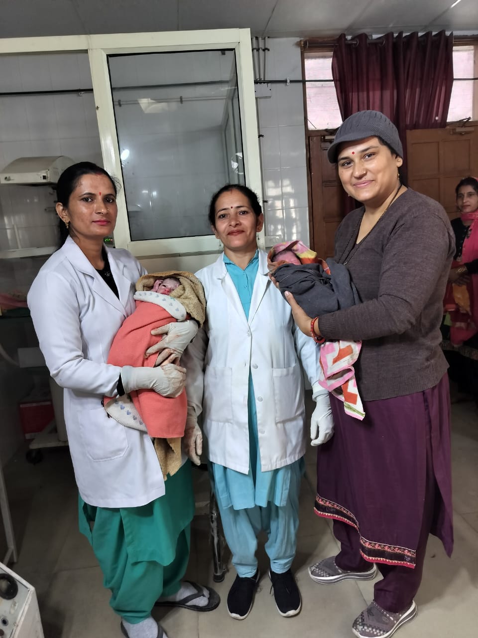 two baby born in ambulance