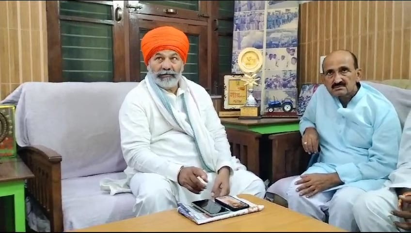 Farmers are suffering from fake cases and electricity corporation: Tikait