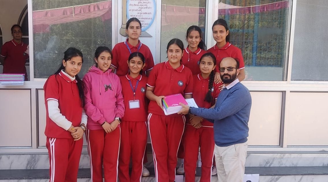 Riyansh tops in balloon bursting and juice drinking competition