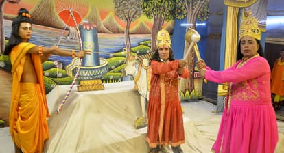 Lively acting of the artists brought life to Ramlila.