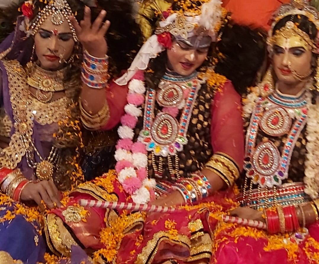 Seeing Shiv Tandav, Har-Har Mahadev echoed in the pandal.