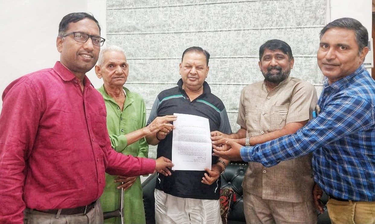 Raised the demand for giving language status to Haryanvi dialect