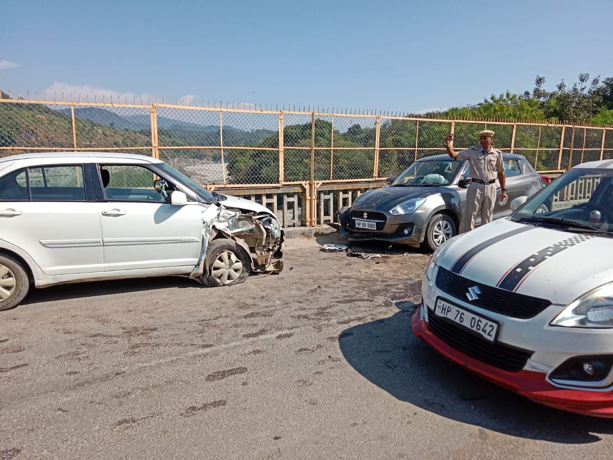 Two cars collide head-on on Beas bridge of Nadaun, seven injured