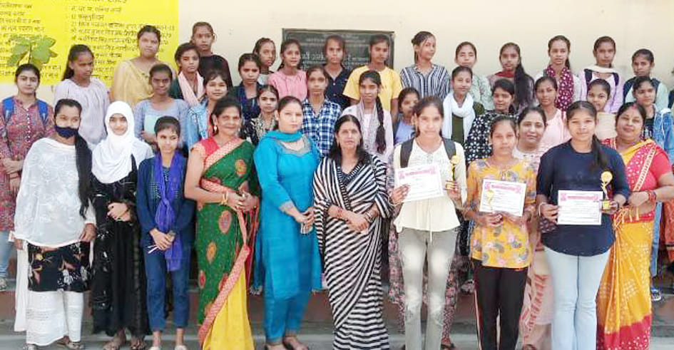 Manasvi Jaiswal stood first in General Knowledge